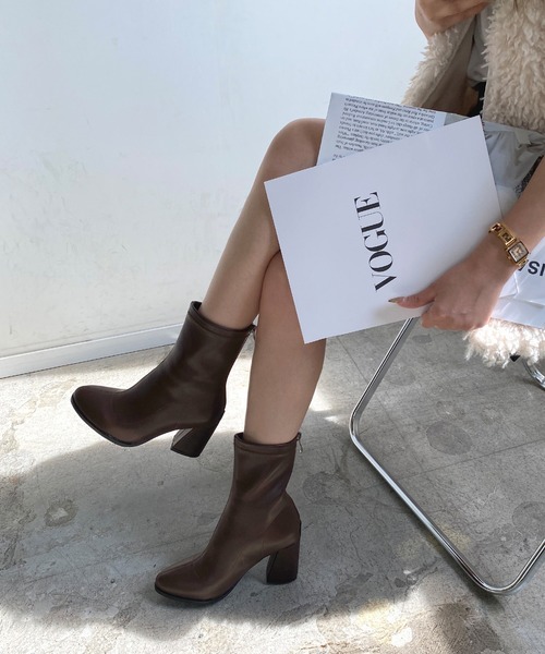 Futier land（フューティアランド）の「フェイクレザーストレッチショートブーツ（ブーツ・レディース・ブラック/グレイッシュベージュ/ブラウン・36/37/38/39/40）」の3枚目の写真