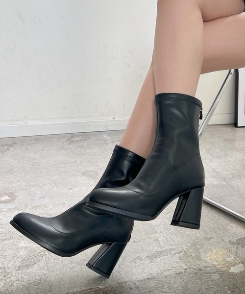 Futier land（フューティアランド）の「フェイクレザーストレッチショートブーツ（ブーツ・レディース・ブラック/グレイッシュベージュ/ブラウン・36/37/38/39/40）」の2枚目の写真