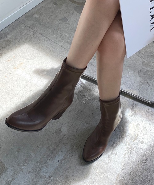 Futier land（フューティアランド）の「フェイクレザーストレッチショートブーツ（ブーツ・レディース・ブラック/グレイッシュベージュ/ブラウン・36/37/38/39/40）」の20枚目の写真