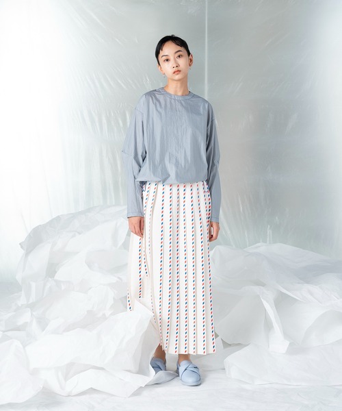 mintdesigns（ミントデザインズ）の「撥水ナイロントップス /DEFORM SLEEVE TOP/ デフォルムスリーブトップ（その他トップス・レディース・サックスブルー/カーキ・2）」の15枚目の写真