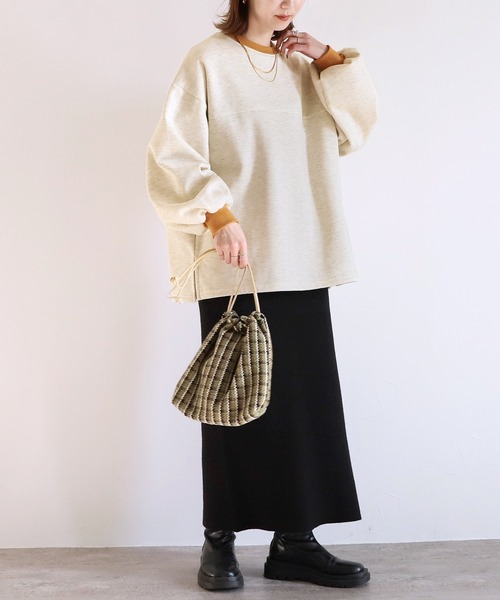 reca(レカ)の「裏起毛ビッグシルエットバイカラーリブスウェットプルオーバー(スウェット・レディース・ブラック/キャメル/グレイッシュベージュ/オートミール・FREE)」の9枚目の写真