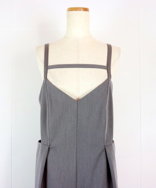 AULA AILA（アウラアイラ）の「ストレートラインサロペット