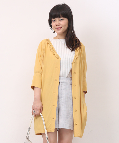 mystic（ミスティック）の「Vフリルガウン（シャツ/ブラウス・レディース・ベージュ/マスタード/オフホワイト・ﾌﾘ-）」の3枚目の写真