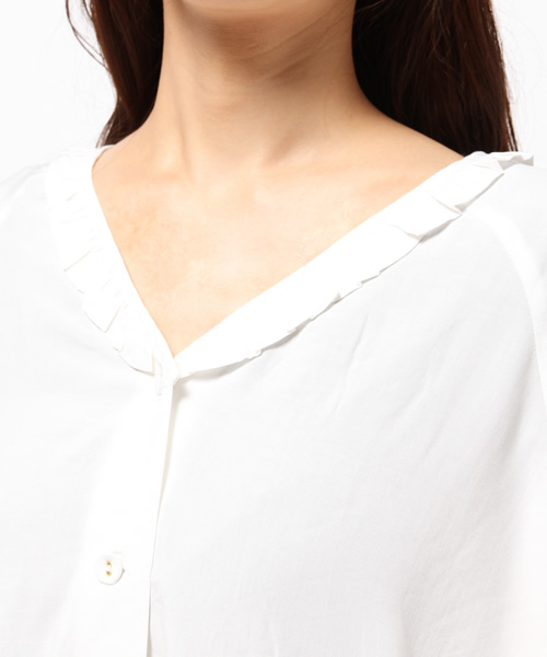 mystic（ミスティック）の「Vフリルガウン（シャツ/ブラウス・レディース・ベージュ/マスタード/オフホワイト・ﾌﾘ-）」の14枚目の写真