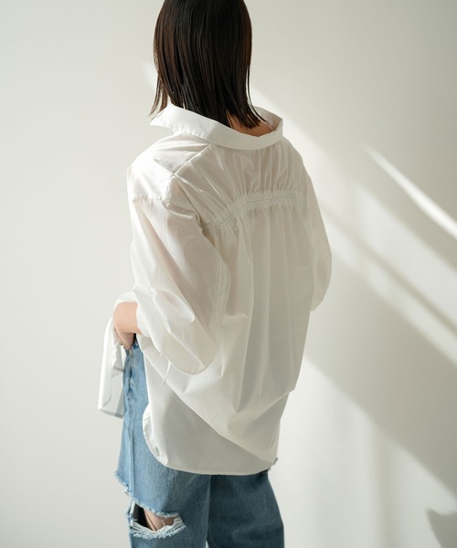rectangle(レクタングル)の「バックギャザードロストスリーブシャツ(シャツ/ブラウス・レディース・オフホワイト/ブルー・FREE)」の3枚目の写真
