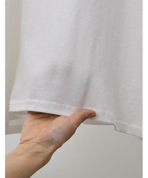 Re:EDIT(リエディ)の「配色ラグランスリーブチュニック丈コットンTシャツ(Tシャツ/カットソー・レディース・グレイッシュベージュ/チャコール/グリーン・FREE)」の5枚目の写真