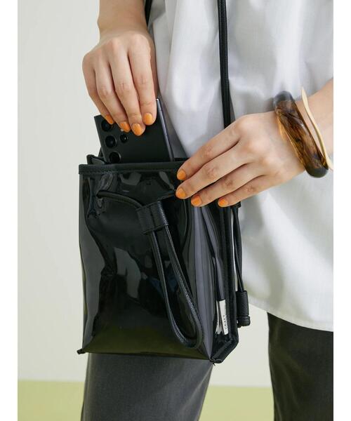 CRAFT STANDARD BOUTIQUE(クラフトスタンダードブティック)の「PVC巾着ショルダーバッグ(トートバッグ・レディース・ブラック/ブラウン・FREE)」の3枚目の写真
