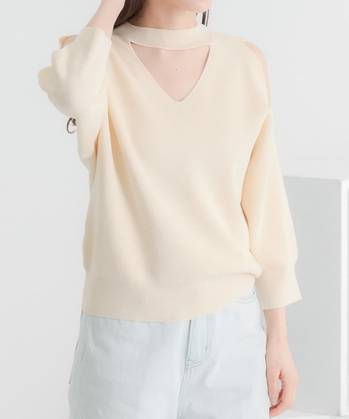 HEYUMM（ヘユム）の「カットアウトハイネックセーター(5分袖)（ニット/セーター・レディース・ブラック/カーキ/アイボリー・ONE）」の2枚目の写真