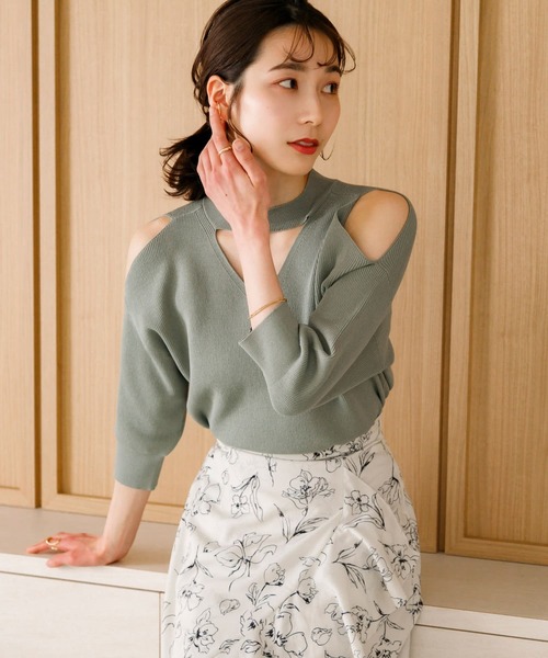 HEYUMM（ヘユム）の「カットアウトハイネックセーター(5分袖)（ニット/セーター・レディース・ブラック/カーキ/アイボリー・ONE）」の14枚目の写真