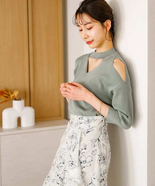 HEYUMM（ヘユム）の「カットアウトハイネックセーター(5分袖)（ニット/セーター・レディース・ブラック/カーキ/アイボリー・ONE）」の12枚目の写真