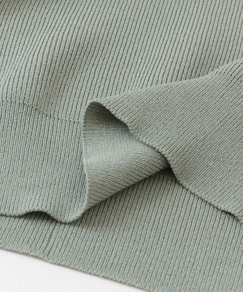 HEYUMM（ヘユム）の「カットアウトハイネックセーター(5分袖)（ニット/セーター・レディース・ブラック/カーキ/アイボリー・ONE）」の7枚目の写真