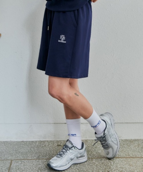 muahmuah(ムーアムーア)の「A'GEM/9 × .kom『muah muah/ムーアムーア』SIGNATURE LOGO HALF PANTS/ロゴハーフパンツ(スウェットパンツ・レディース・ネイビー/グレー・FREE)」の3枚目の写真