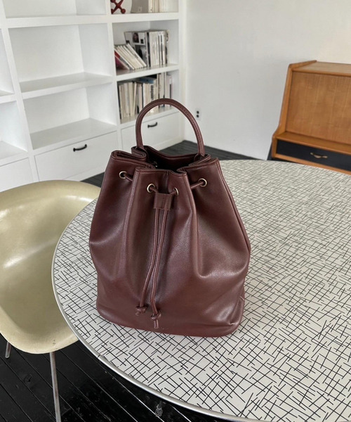 my twilight（マイトワイライト）の「mytwilight 巾着型ラウンドフォルムリュック（バックパック/リュック・レディース・ダークブラウン/ベージュ/アイボリー・FREE）」の9枚目の写真