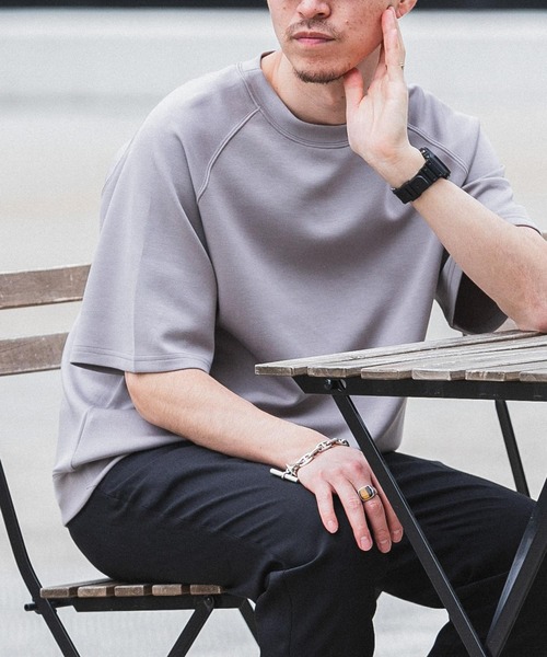 ITEMS URBANRESEARCH(アイテムズ アーバンリサーチ)の「ライトダンボール ショートスリーブプルオーバー(スウェット・メンズ・ライトグレー/ブラック/グレー・MEDIUM/LARGE)」の4枚目の写真