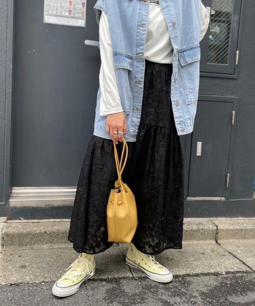 mi via loca（ミヴィアロカ）の「シアーフラワー柄ティアードスカート（スカート・レディース・オフホワイト/ブラック/イエロー・FREE）」の10枚目の写真