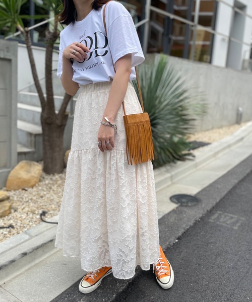 mi via loca（ミヴィアロカ）の「シアーフラワー柄ティアードスカート（スカート・レディース・オフホワイト/ブラック/イエロー・FREE）」の22枚目の写真