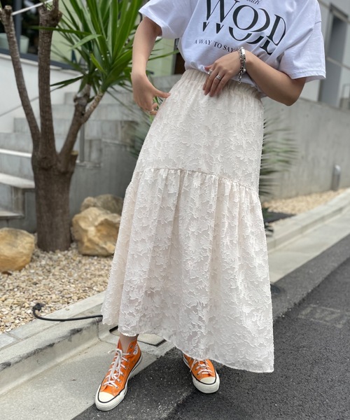 mi via loca（ミヴィアロカ）の「シアーフラワー柄ティアードスカート（スカート・レディース・オフホワイト/ブラック/イエロー・FREE）」の19枚目の写真