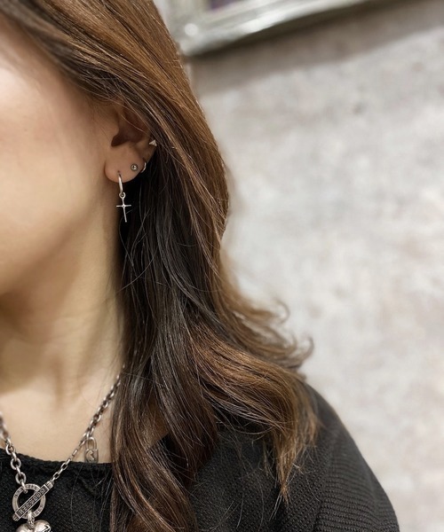 THE MILES(ザ マイルズ)の「GODSIZE ゴッドサイズ THIN HOOP with CROSS / シンフープピアスウィズクロス(ピアス(片耳用)・メンズ・シルバー・FREE)」の4枚目の写真
