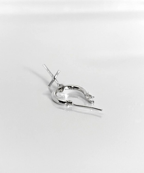 THE MILES(ザ マイルズ)の「GODSIZE ゴッドサイズ THIN HOOP with CROSS / シンフープピアスウィズクロス(ピアス(片耳用)・メンズ・シルバー・FREE)」の2枚目の写真
