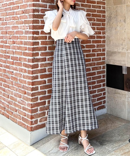 INGNI(イング)の「BackレースUPチェック柄マーメイド/スカート(スカート・レディース・ブラック系/ブルー系8・FREE)」の15枚目の写真