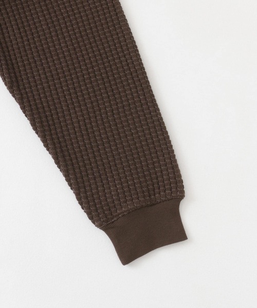 SENSE OF PLACE by URBAN RESEARCH(センスオブプレイスバイアーバンリサーチ)の「カラーワッフルルーズスウェットシャツ(スウェット・メンズ・チャコールグレー/ライトベージュ/ブラウン・MEDIUM/LARGE)」の12枚目の写真