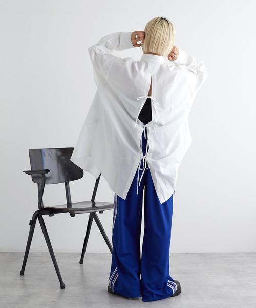 w closet（ダブルクローゼット）の「刺繍バックリボンビッグシャツ 