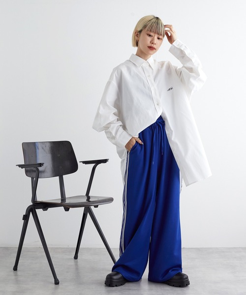 w closet（ダブルクローゼット）の「刺繍バックリボンビッグシャツ 