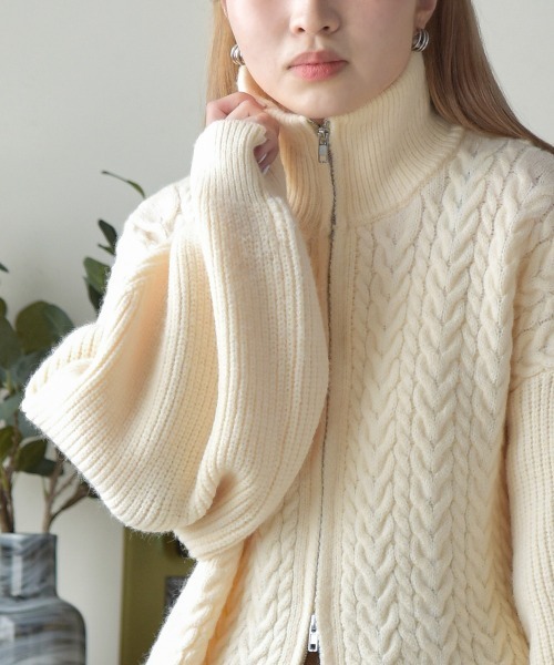 Bab(バブ)の「Wジップもちもちケーブルニットカーディガン(カーディガン/ボレロ・レディース・オレンジ系その他/ベージュ/チャコールグレー/アイボリー・FREE)」の7枚目の写真