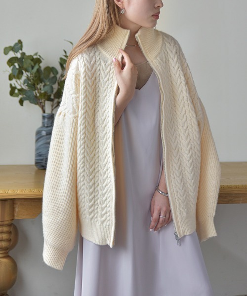 Bab(バブ)の「Wジップもちもちケーブルニットカーディガン(カーディガン/ボレロ・レディース・オレンジ系その他/ベージュ/チャコールグレー/アイボリー・FREE)」の10枚目の写真