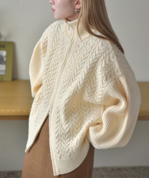 Bab(バブ)の「Wジップもちもちケーブルニットカーディガン(カーディガン/ボレロ・レディース・オレンジ系その他/ベージュ/チャコールグレー/アイボリー・FREE)」の5枚目の写真