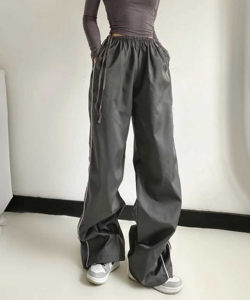 Vipoa（ヴィポア）の「サイドライントラックパンツ（カーゴパンツ・レディース・ブラウン/グリーン/ネイビー/アイボリー/ブラック/グレー・FREE）」の12枚目の写真