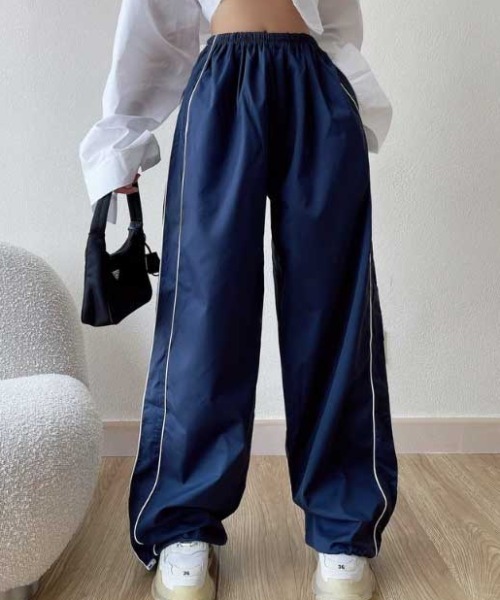 Vipoa（ヴィポア）の「サイドライントラックパンツ（カーゴパンツ・レディース・ブラウン/グリーン/ネイビー/アイボリー/ブラック/グレー・FREE）」の18枚目の写真