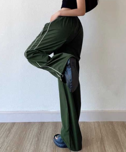 Vipoa（ヴィポア）の「サイドライントラックパンツ（カーゴパンツ・レディース・ブラウン/グリーン/ネイビー/アイボリー/ブラック/グレー・FREE）」の20枚目の写真