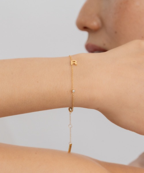 ebine(エビネ)の「金属アレルギー対応 サージカルステンレス Alphabet Zirconia Bracelet(ブレスレット・レディース・I/C/Y/H/E/M/S/J/K/F/N/T/D/R/A/W・FREE)」の3枚目の写真