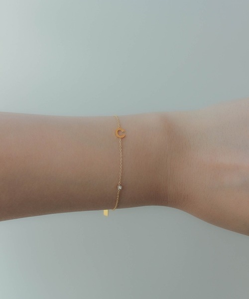 ebine(エビネ)の「金属アレルギー対応 サージカルステンレス Alphabet Zirconia Bracelet(ブレスレット・レディース・I/C/Y/H/E/M/S/J/K/F/N/T/D/R/A/W・FREE)」の1枚目の写真