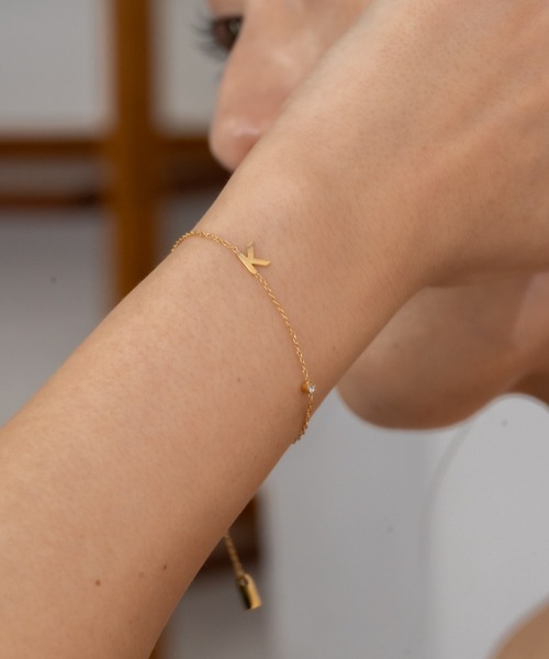 ebine(エビネ)の「金属アレルギー対応 サージカルステンレス Alphabet Zirconia Bracelet(ブレスレット・レディース・I/C/Y/H/E/M/S/J/K/F/N/T/D/R/A/W・FREE)」の9枚目の写真