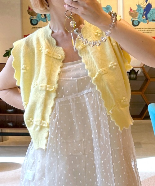 Alley by w closet（アリーバイダブルクローゼット）の「【Alley】パール付チャイナボタンベスト（ベスト・レディース・オレンジ/イエロー/グリーン・FREE）」の2枚目の写真