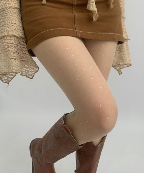 Vipoa(ヴィポア)の「メタリックラメストッキング(タイツ/ストッキング・レディース・ベージュ/ブラック/ホワイト・FREE)」の7枚目の写真