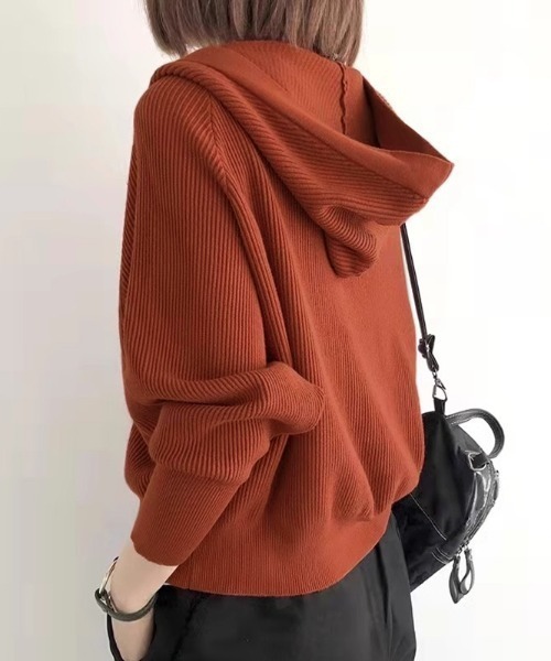 COCOMOMO(ココモモ)の「フード付きドルマンニットカーディガン(カーディガン/ボレロ・レディース・ブラウン/ブラック/ベージュ/ネイビー/グレー/グリーン/レッド/イエロー/アイボリー・FREE)」の16枚目の写真