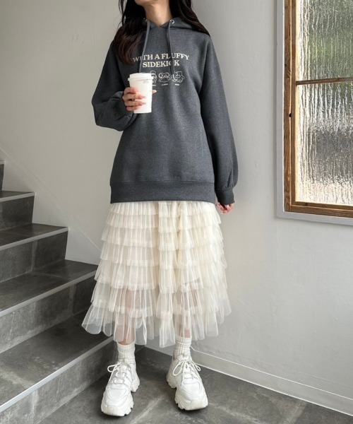 OLIVE des OLIVE（オリーブデオリーブ）の「メニークマ刺繍パーカー　1032060300（パーカー・レディース・サックスブルー/チャコールグレー/ネイビー/アイボリー・FREE）」の11枚目の写真