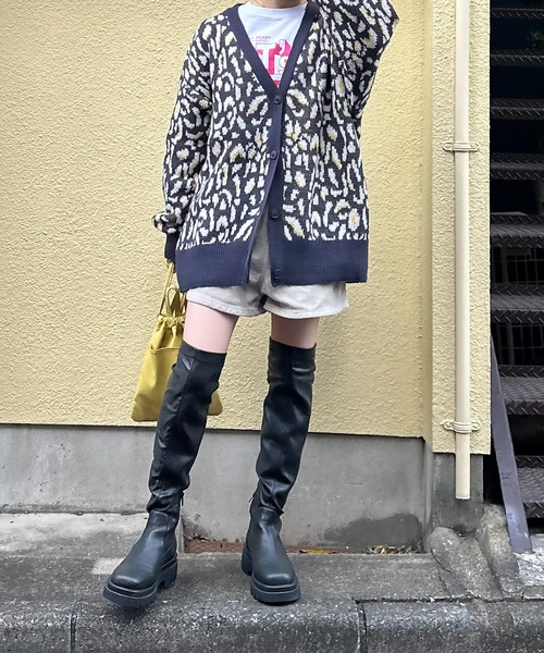 mi via loca(ミヴィアロカ)の「レオパード柄Vネックカーディガン(カーディガン/ボレロ・レディース・チャコールグレー/グレー・FREE)」の13枚目の写真