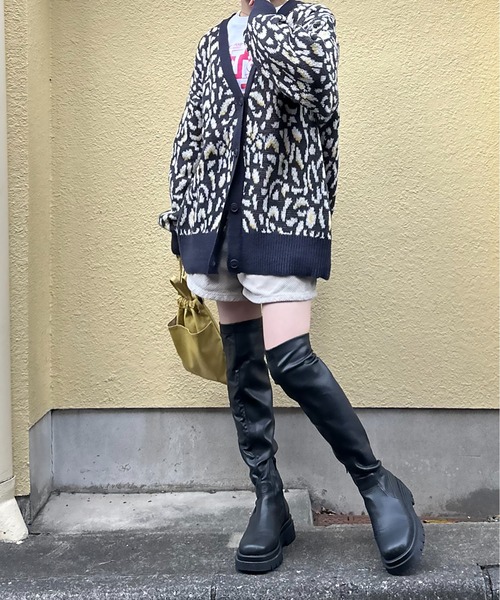 mi via loca(ミヴィアロカ)の「レオパード柄Vネックカーディガン(カーディガン/ボレロ・レディース・チャコールグレー/グレー・FREE)」の14枚目の写真