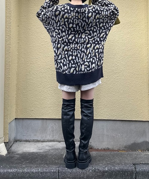 mi via loca(ミヴィアロカ)の「レオパード柄Vネックカーディガン(カーディガン/ボレロ・レディース・チャコールグレー/グレー・FREE)」の19枚目の写真