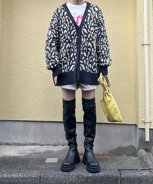 mi via loca(ミヴィアロカ)の「レオパード柄Vネックカーディガン(カーディガン/ボレロ・レディース・チャコールグレー/グレー・FREE)」の18枚目の写真