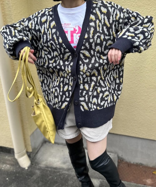 mi via loca(ミヴィアロカ)の「レオパード柄Vネックカーディガン(カーディガン/ボレロ・レディース・チャコールグレー/グレー・FREE)」の12枚目の写真