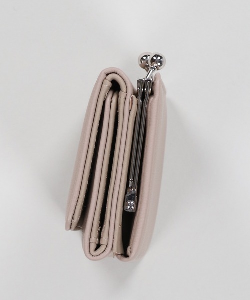 SPINNS（スピンズ）の「合皮三つ折りミニウォレット（財布・レディース・ブラック/ベージュ・ONESIZE）」の5枚目の写真