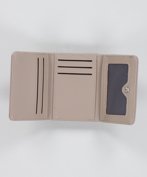 SPINNS（スピンズ）の「合皮三つ折りミニウォレット（財布・レディース・ブラック/ベージュ・ONESIZE）」の6枚目の写真