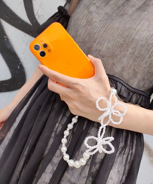 Casselini(キャセリーニ)の「【Casselini】フラワービーズハンドスマホストラップ 242-110804(スマホケース/カバー・レディース・ピンク/シルバー/ホワイト/ブラック・FREE)」の2枚目の写真