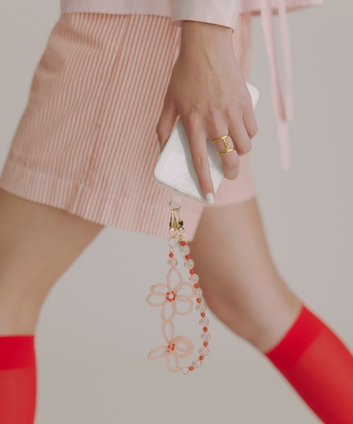 Casselini(キャセリーニ)の「【Casselini】フラワービーズハンドスマホストラップ 242-110804(スマホケース/カバー・レディース・ピンク/シルバー/ホワイト/ブラック・FREE)」の3枚目の写真