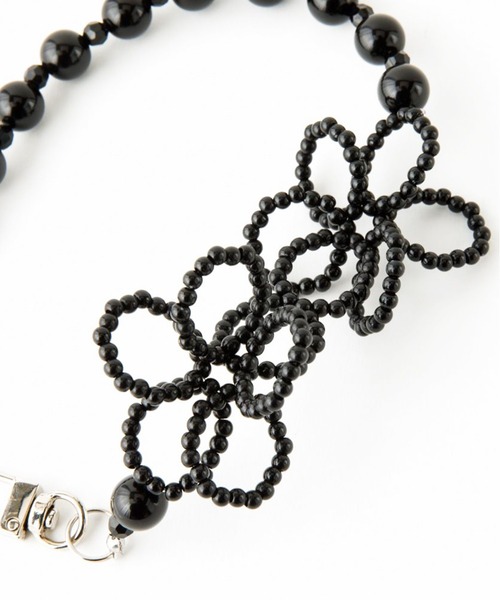 Casselini(キャセリーニ)の「【Casselini】フラワービーズハンドスマホストラップ 242-110804(スマホケース/カバー・レディース・ピンク/シルバー/ホワイト/ブラック・FREE)」の10枚目の写真